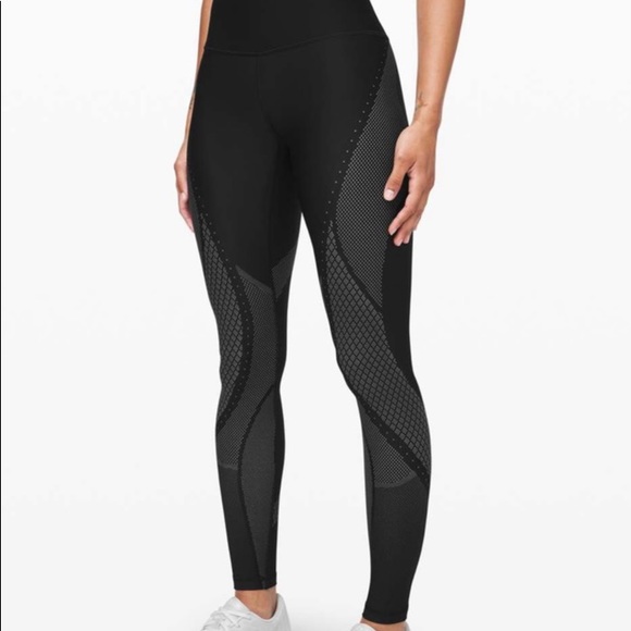 Lululemon High Rise Mapped Out Tight 28” - Picture 3 of 5